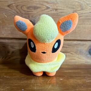Pokemon 2010 Flareon Pokedoll Plush Pokemon Center